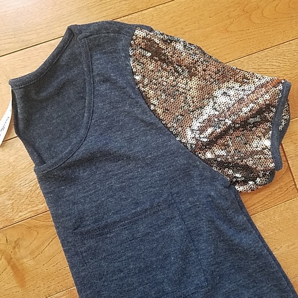 SOLD✅️Boutique Sequin Tee - Picture 3 of 5